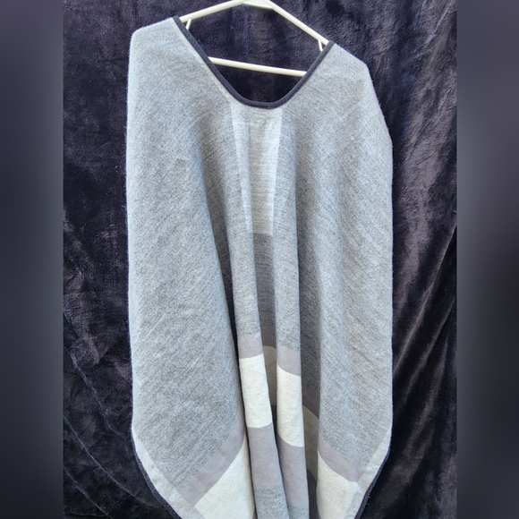 Young USA® Poncho/Blanket Wrap Size: OS - Picture 2 of 2